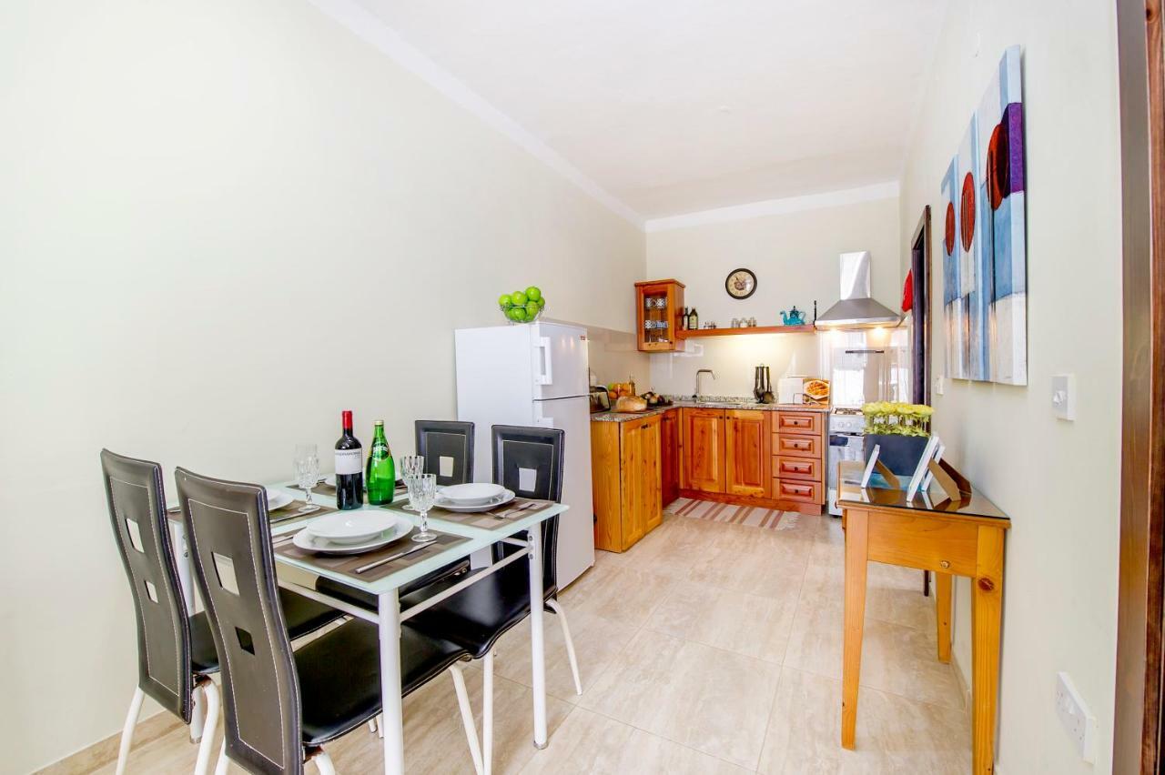Aloha Apartments 마살폰 외부 사진